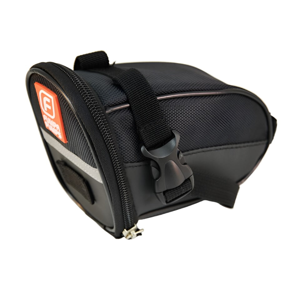 Doorlaatbaarheid binnen litteken Saddle Bag – Fumpa Pumps USA